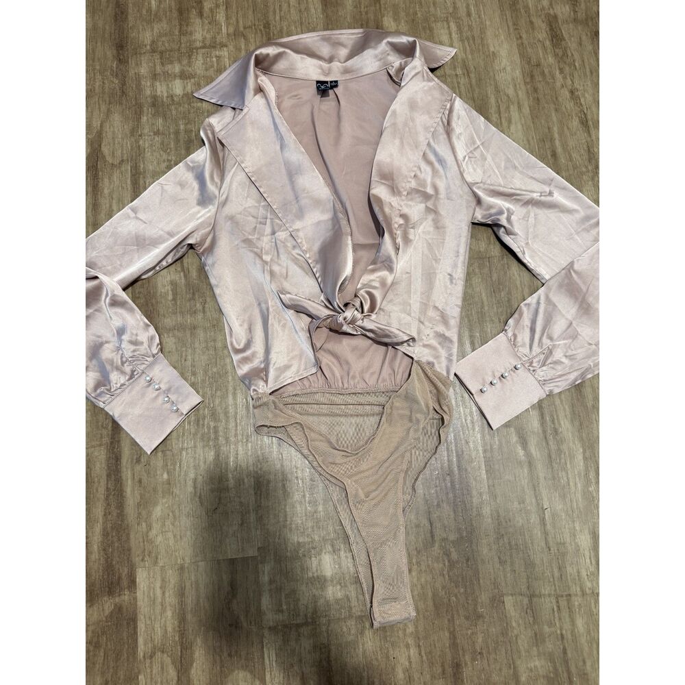 Windsor Sleek Satin Collared Bodysuit Size L
